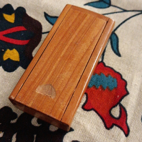 Hand-Crafted Mini-Guitar - Picture 7 of 8